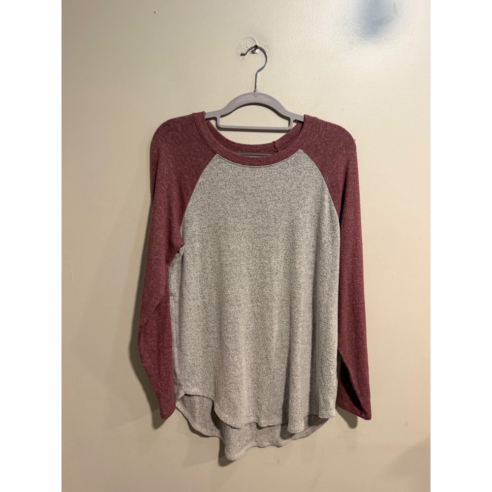 American Eagle Soft & Sexy Plush Raglan Baseball Top Gray Burgundy Small